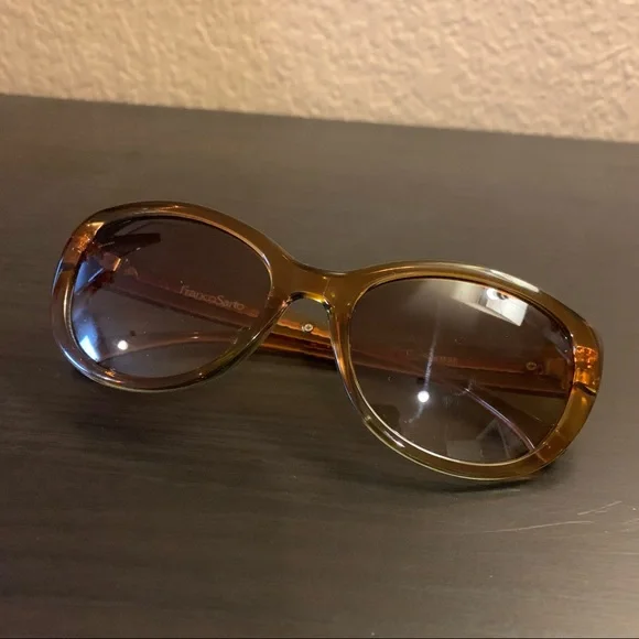 Franco Sarto Elegant Brown Sunglasses Franco Sarto | Accessories | Franco Sarto Elegant Gold Brown  main image 3